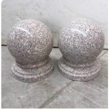 擋車(chē)球，直徑60(重約350公斤)